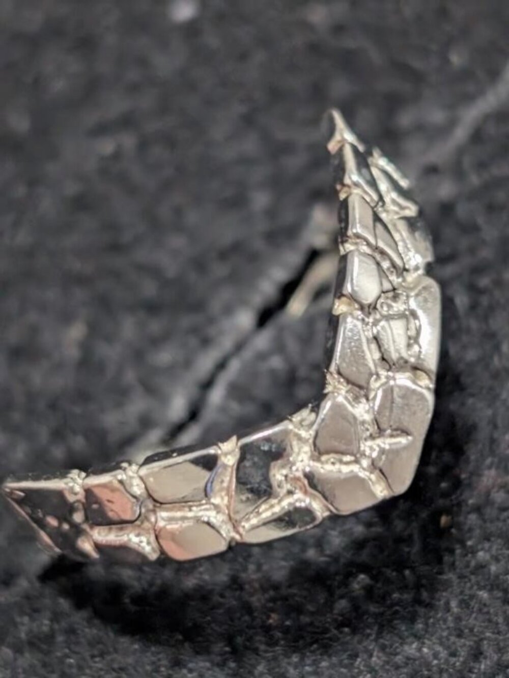 .925 Silver Chevron V Ring Nugget/Scale Design